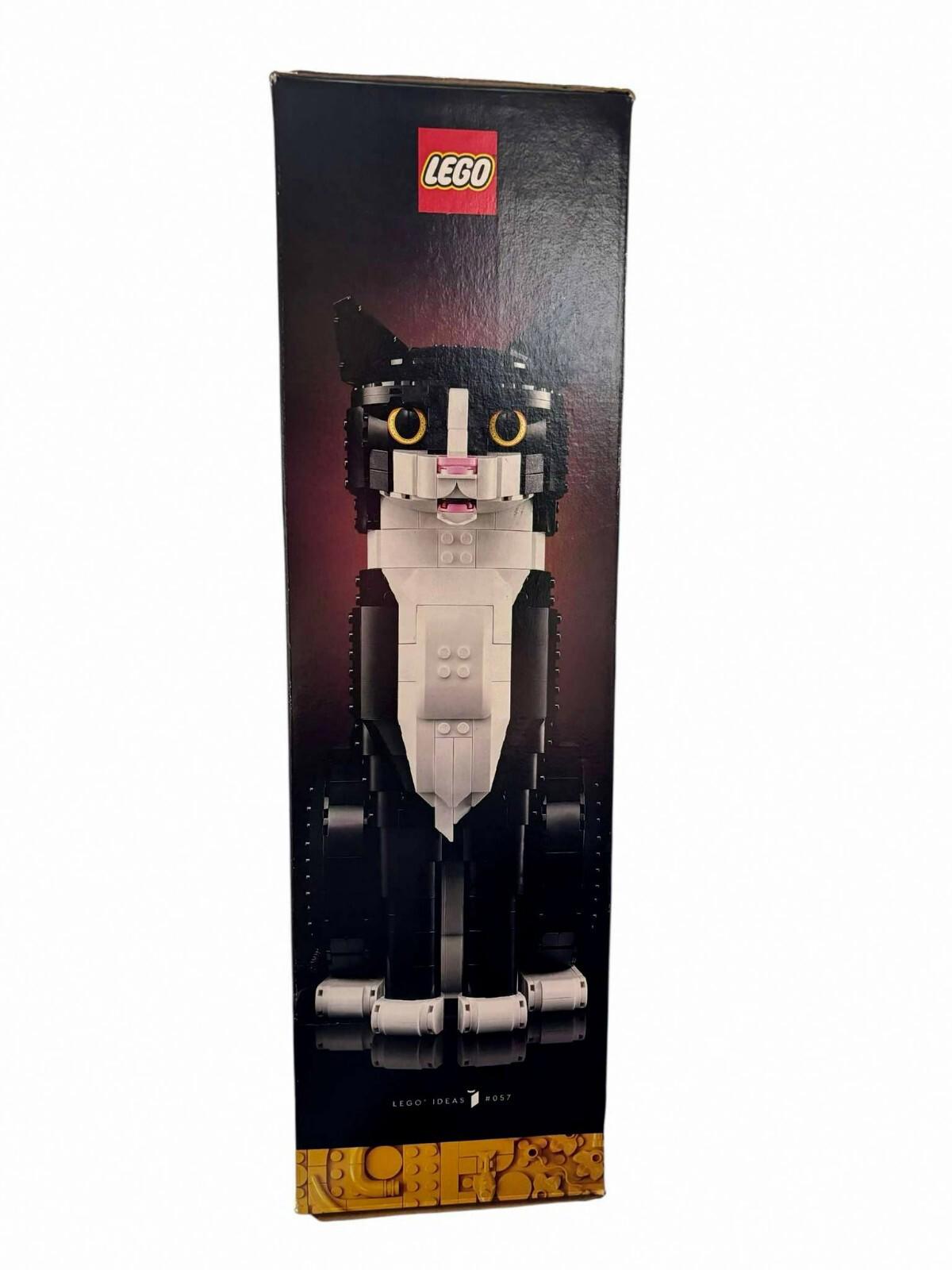 LEGO Ideas Tuxedo Cat 21349 Building Set, Home Décor Model 1710 Pcs Read First
