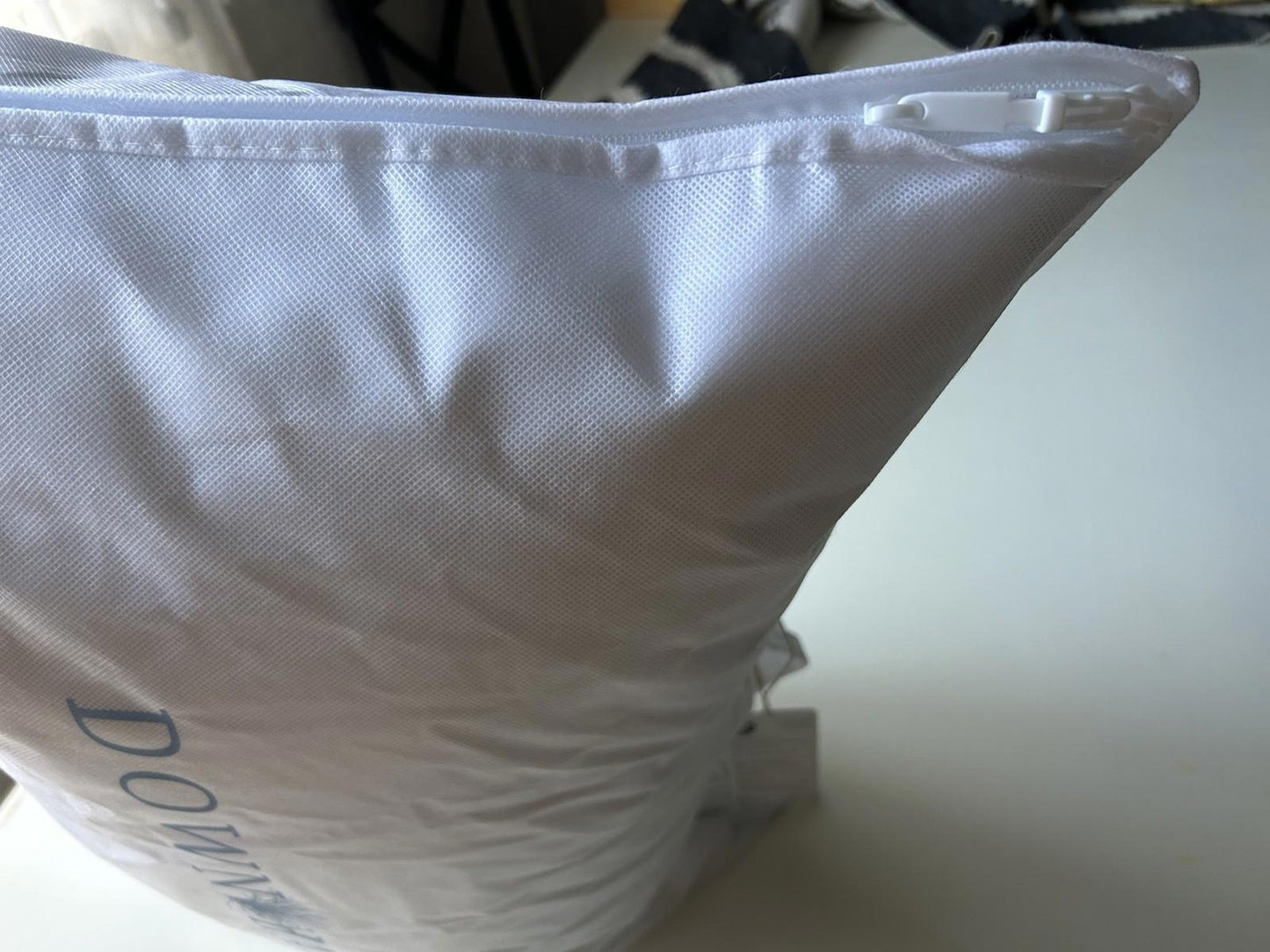 DOWN HAVEN DOWN PILLOW 650 FILL POWER WHITE PREMIUM DOWN STD/QUEEN 20X28 IN