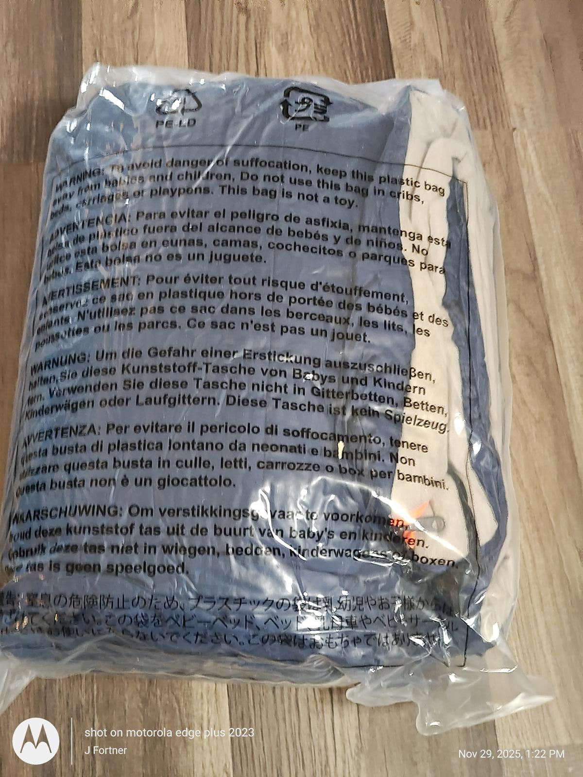 Amazon Basics 30°F Cool Weather Sleeping Bag, 75 Inches x 33 Inches, Blue