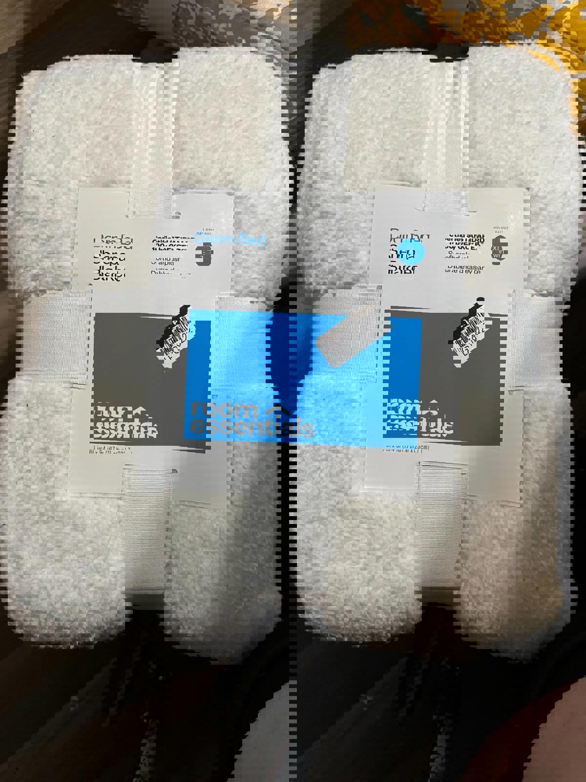 Twin/ Twin XL Sherpa Faux Shearling Blanket White Room Essentials blanket