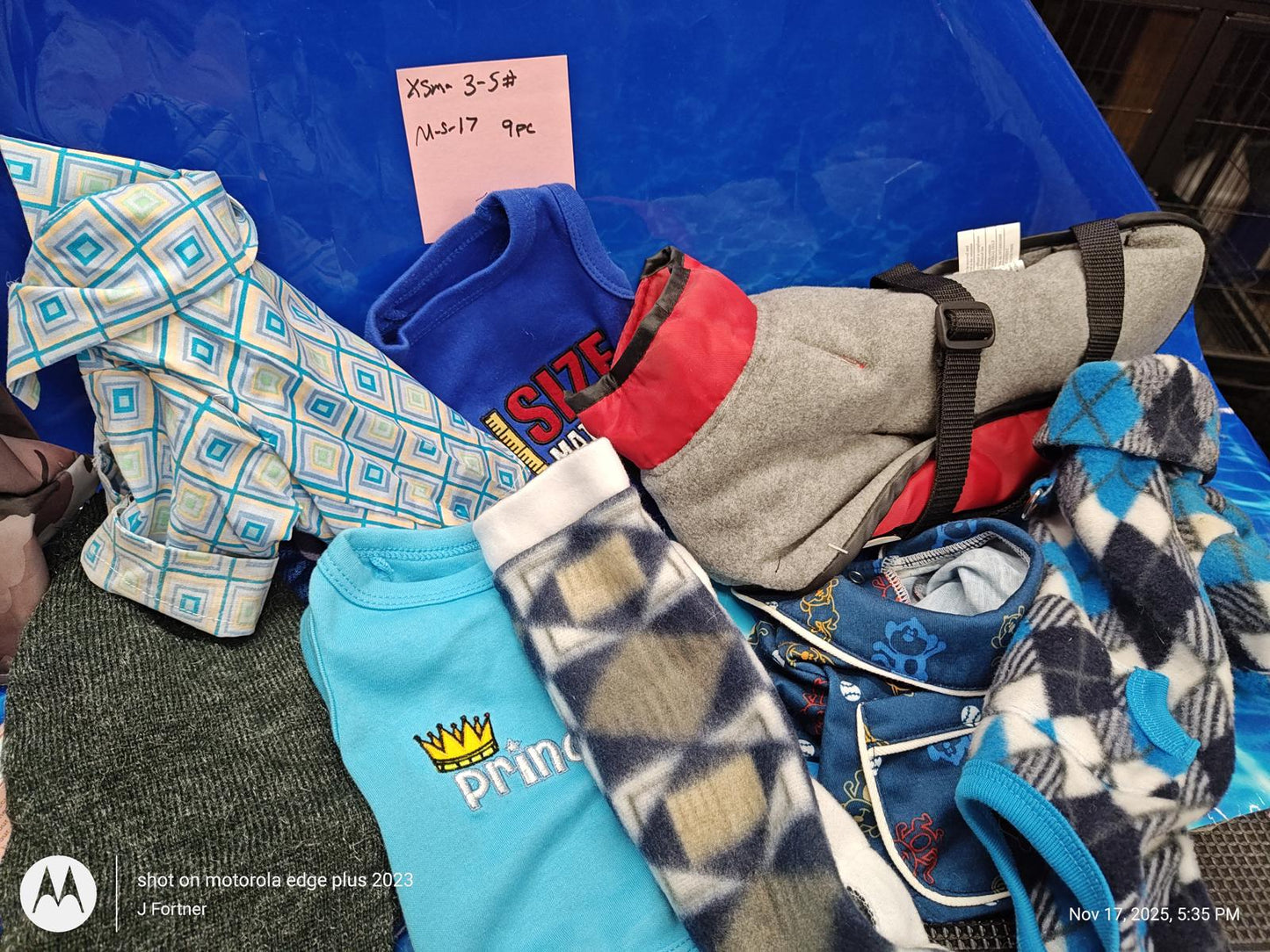 Dog Outfit Bundle ( Xtra Small 4 to 6 Pound Pets ) Brand New Save with a Bundle