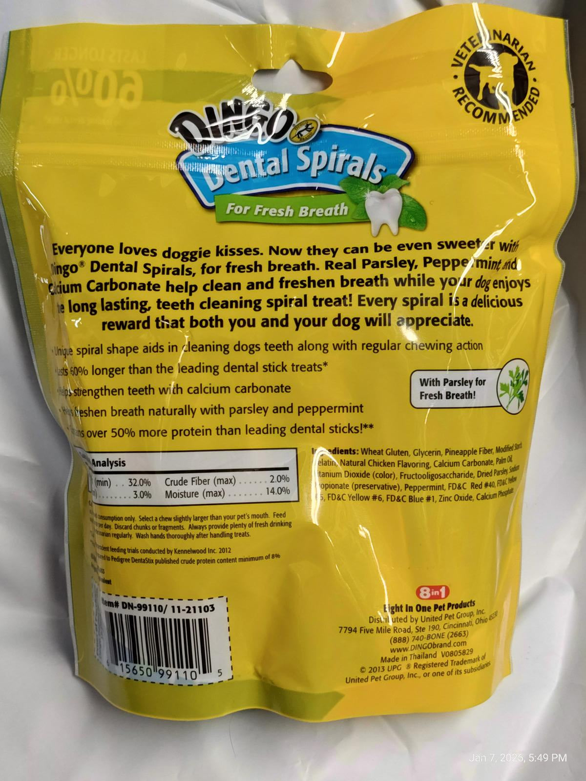 Dingo Dental Spirals for fresh breath, featuring real parsley and calcium carbonate for cleaning teeth.