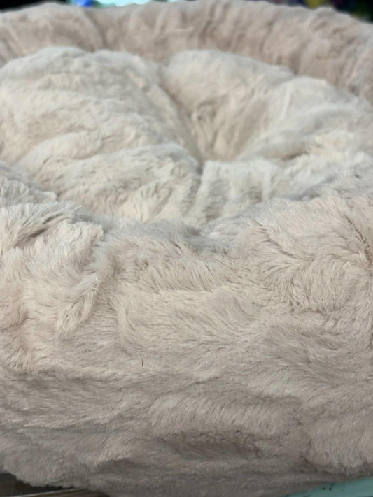 Calming Donut Cat Dog Bed in Faux Fur Cream 23"