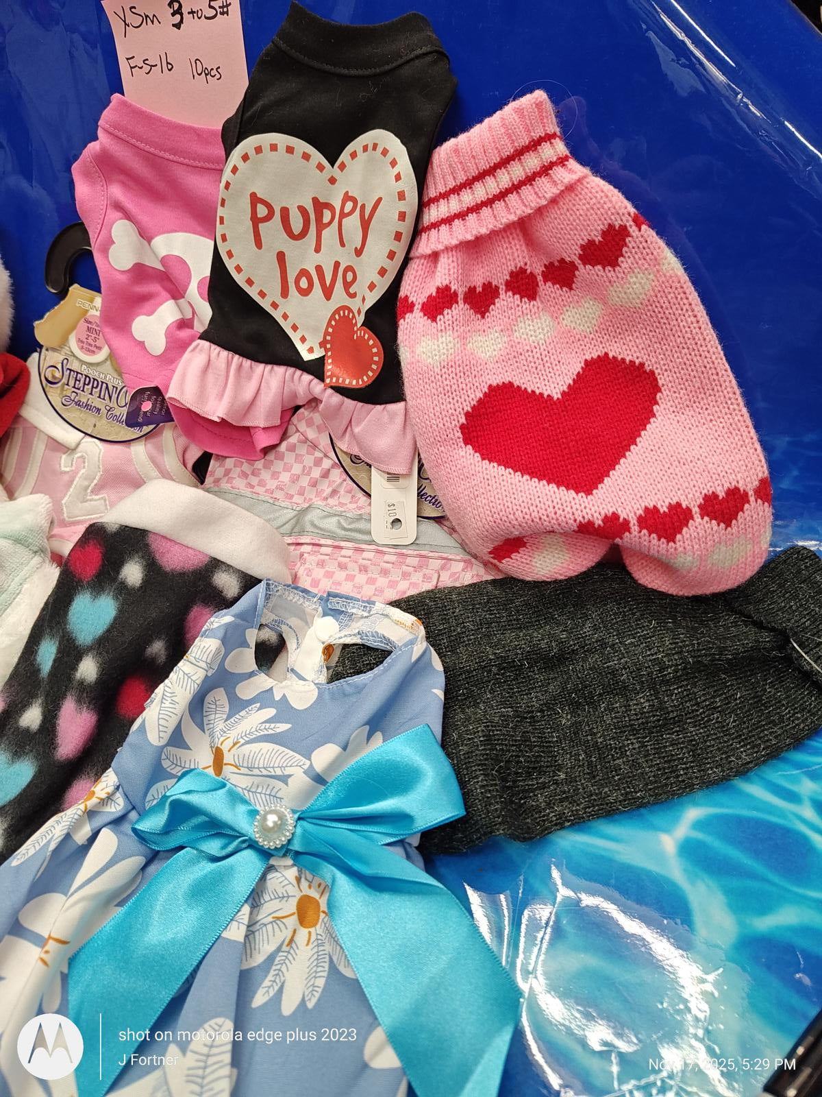 Dog Outfit Bundle ( Xtra Small 4 to 6 Pound Pets ) Brand New Save with a Bundle