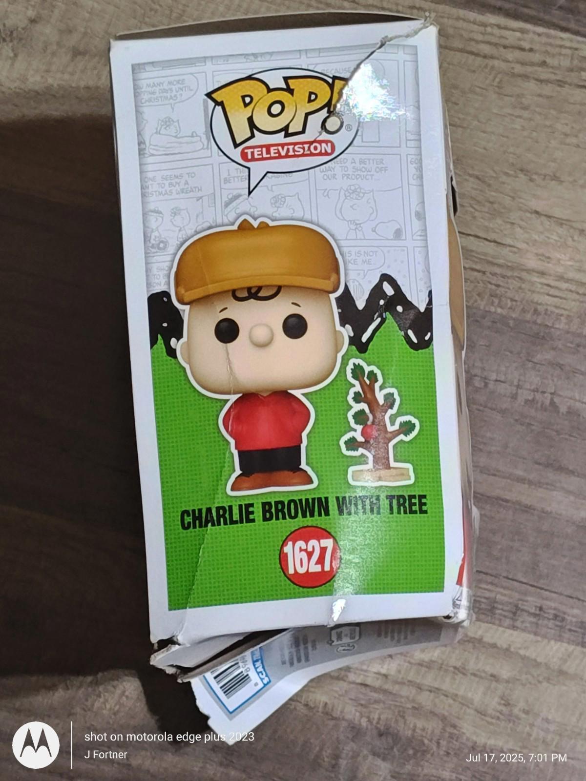 Funko Pop! Vinyl: Peanuts - Charlie Brown with Tree #1627