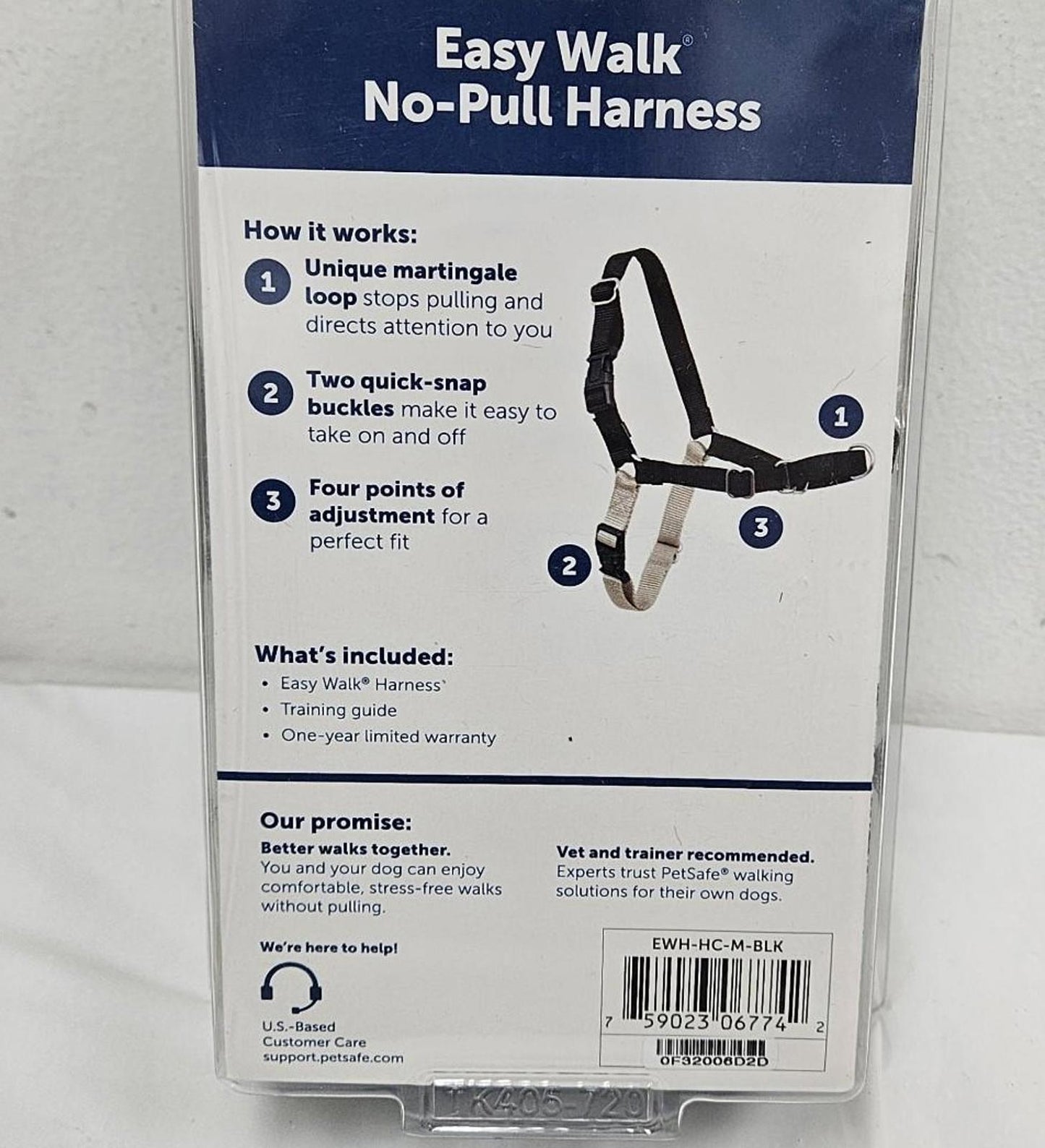 Easy Walk No-Pull Harness features unique martingale loop and quick-snap buckles for a comfortable fit.