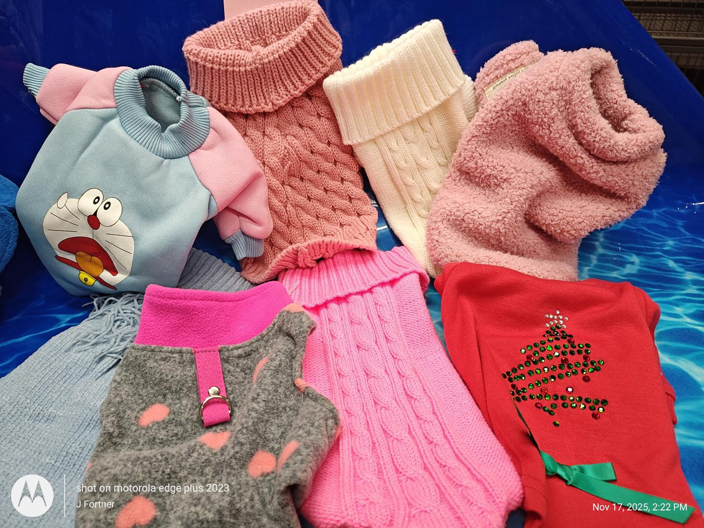 Dog Outfit Bundle ( Xtra Small 4 to 6 Pound Pets ) Brand New Save with a Bundle