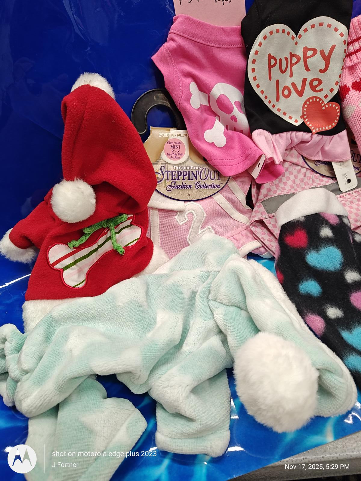 Dog Outfit Bundle ( Xtra Small 4 to 6 Pound Pets ) Brand New Save with a Bundle