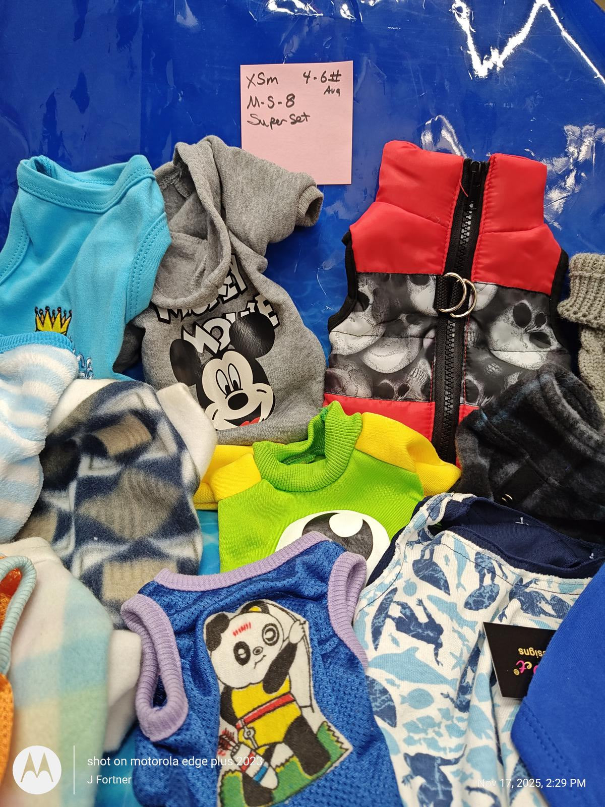 Dog Outfit Bundle ( Xtra Small 4 to 6 Pound Pets ) Brand New Save with a BundlE