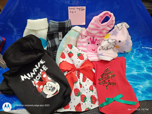 Dog Outfit Bundle ( Small 5 to 8 Pound Pets ) Brand New Save with a Bundle