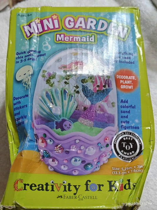 Mini Garden Mermaid kit featuring colorful decorations, plants, and cute figurines for kids.