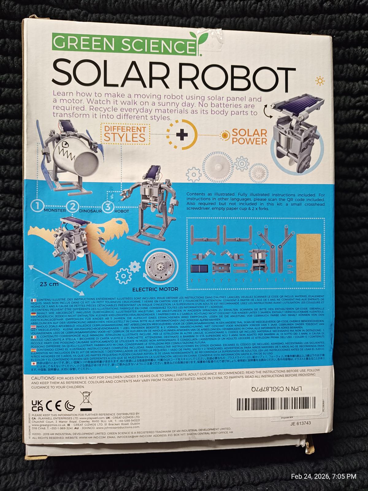 Solar Robot kit by Green Science featuring various assembly styles and solar power functionality.