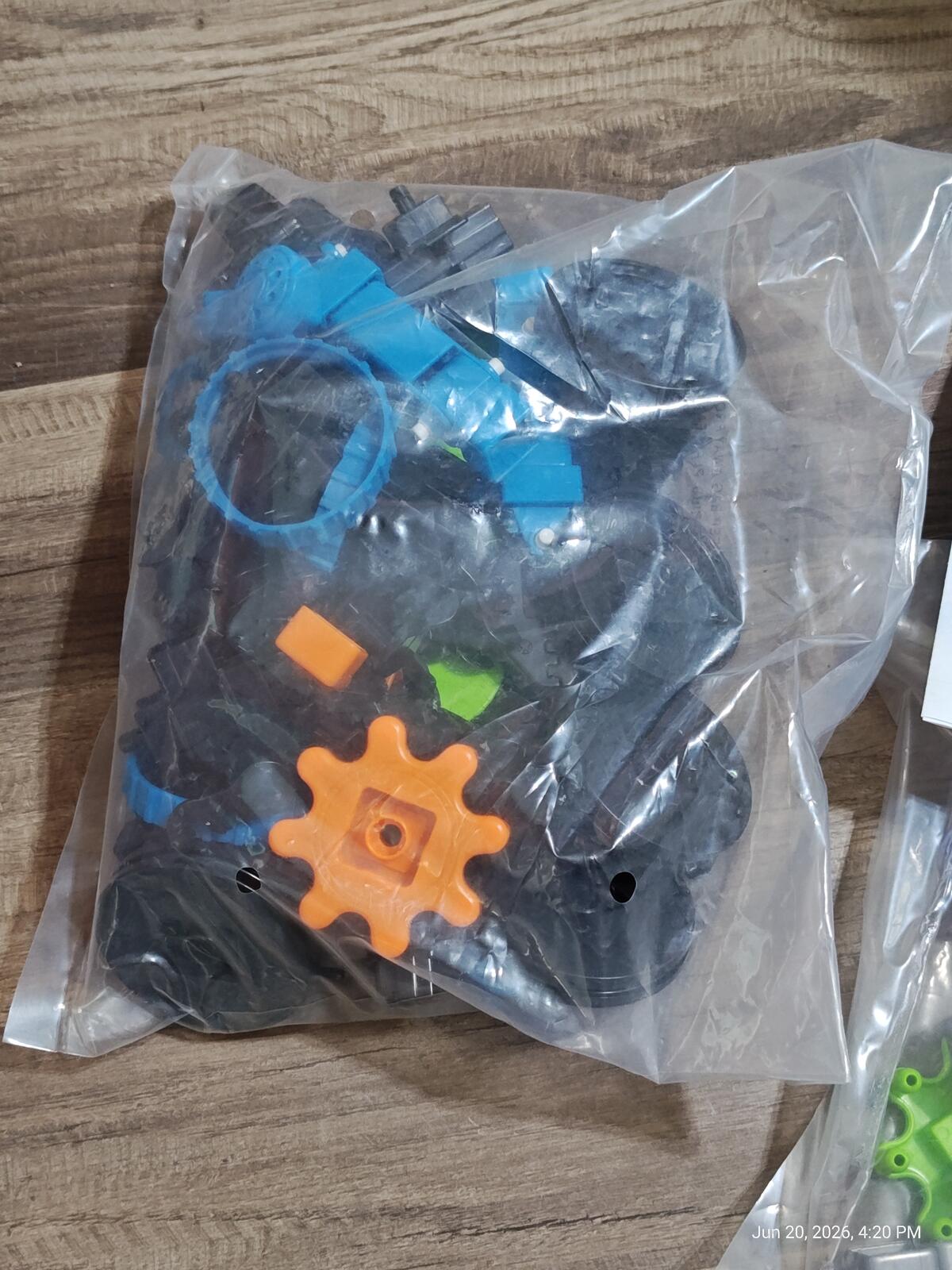 LEARNING RESOURCES Look & Read Please ROBOTS IN MOTION ENGINEERING TOY