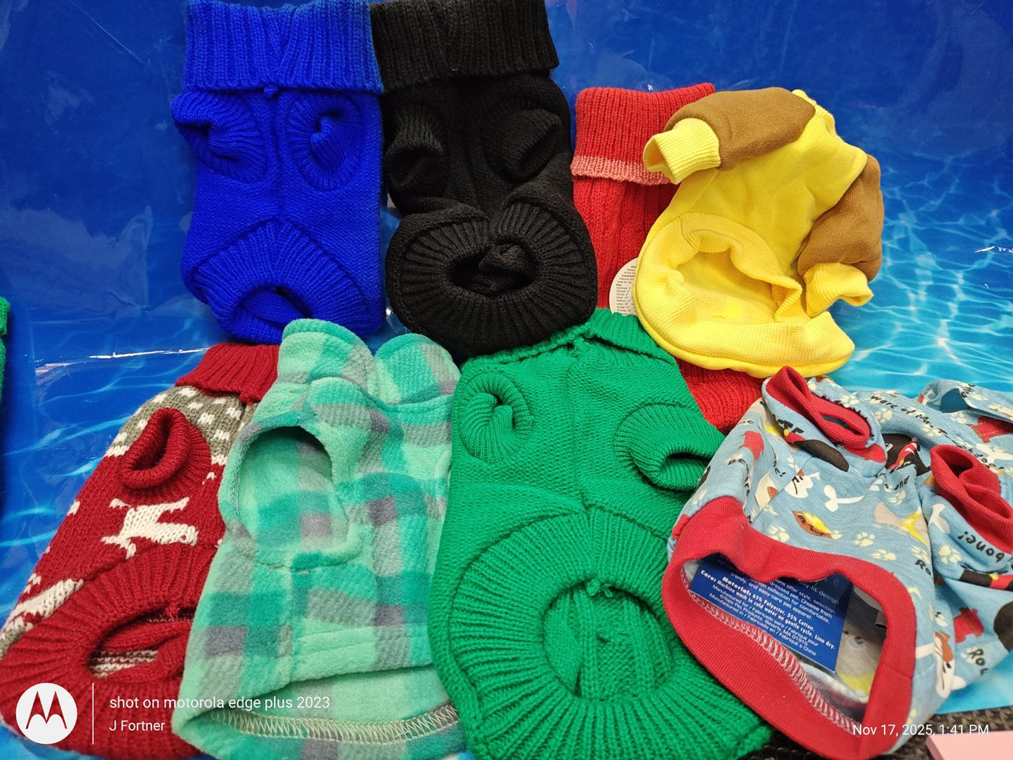 Dog Outfit Bundle ( Xtra Small 4 to 6 Pound Pets ) Brand New Save with a Bundle