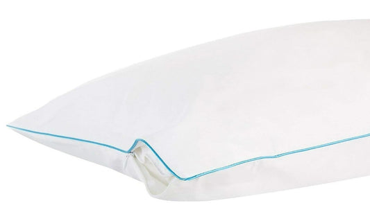 2 SEALY COOL COMFORT  ZIPPERED WHITE KING  PILLOW  PROTECTORS