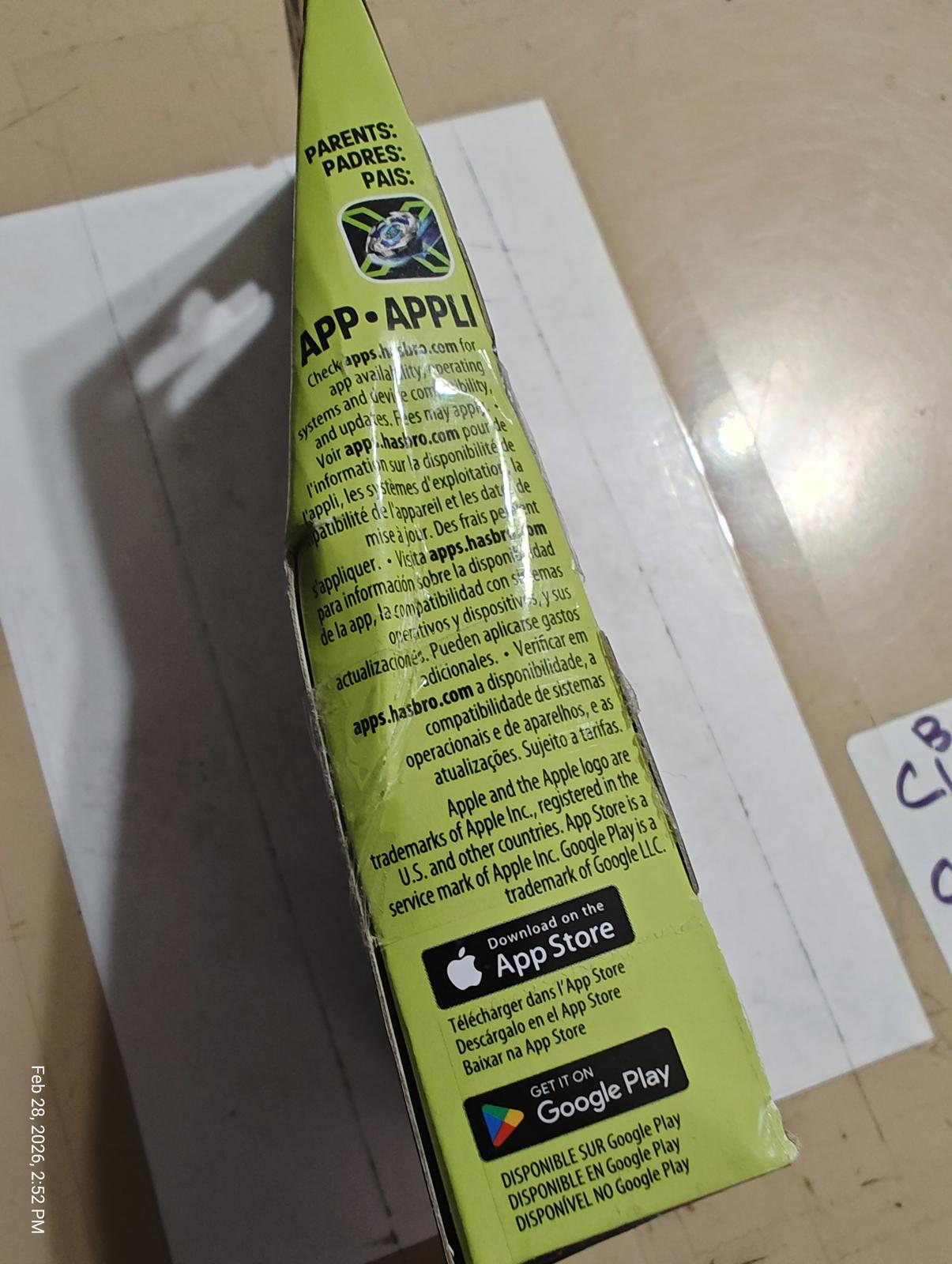 App-Apple product packaging showing app download options and instructions.