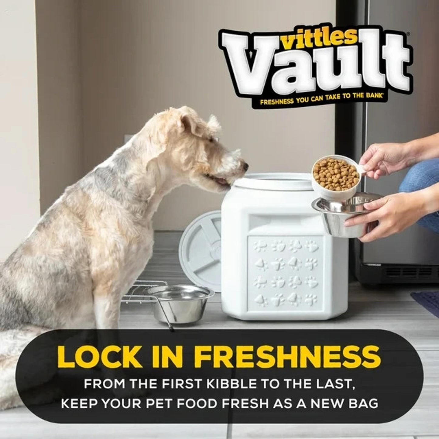 Pet Food Storage Container Holds 25 # of food  Vittles Vault  Pawprint Plastic