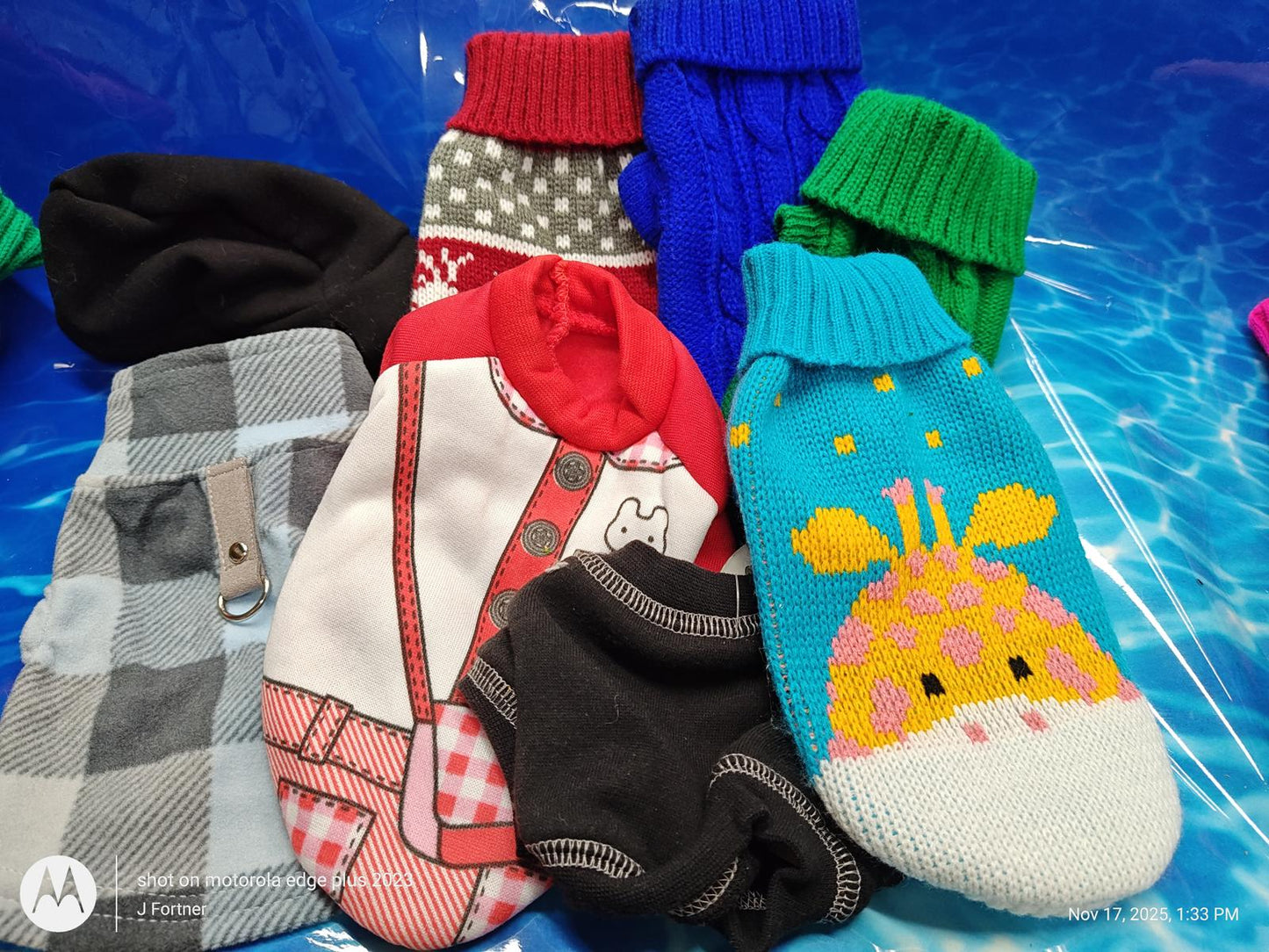 Dog Outfit Bundle ( Xtra Small 4 to 6 Pound Pets ) Brand New Save with a Bundle.