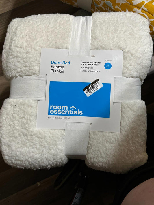 Queen / Full Sherpa Faux Shearling Blanket White Room Essentials blanket