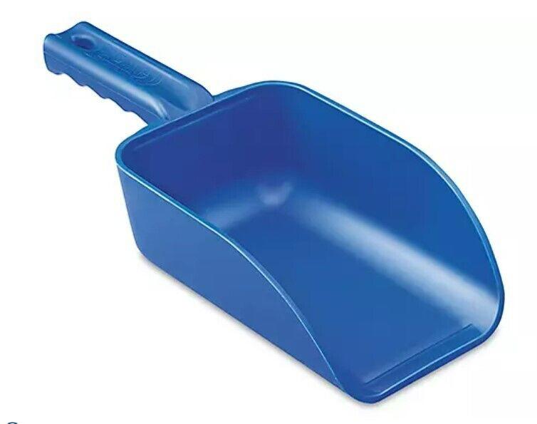 Blue plastic scoop with a comfortable handle for easy use.