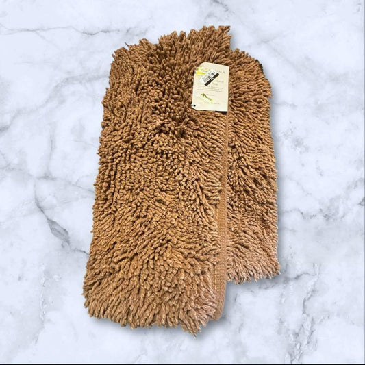 Brown shaggy microfiber cleaning cloth for effective dusting and cleaning.