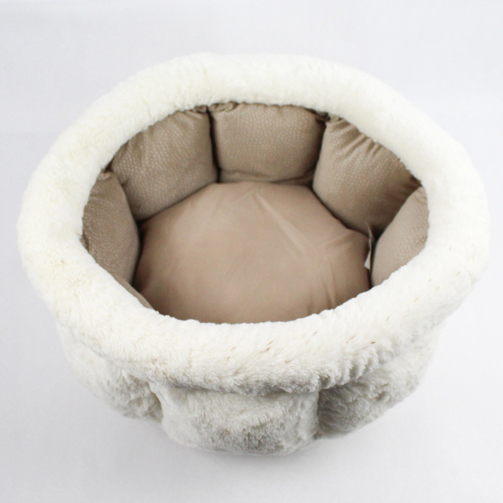 Cozy Pet Bed features a soft, plush interior with a round design for comfort.