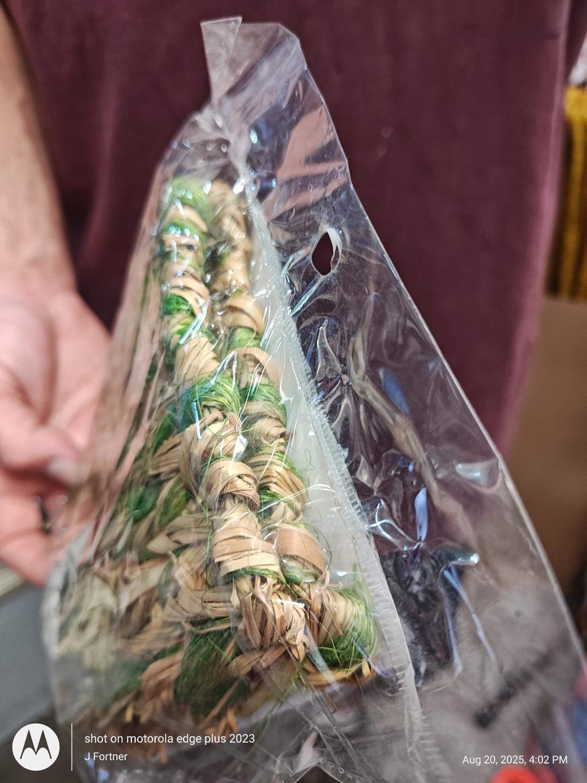 Edge Plan 2023 features a braided design with green accents, packaged in clear plastic.