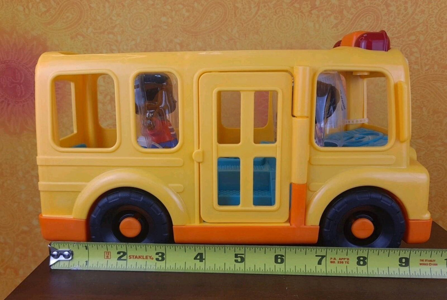 Fisher Price Little People School Bus Brand ABC With Two Figures New