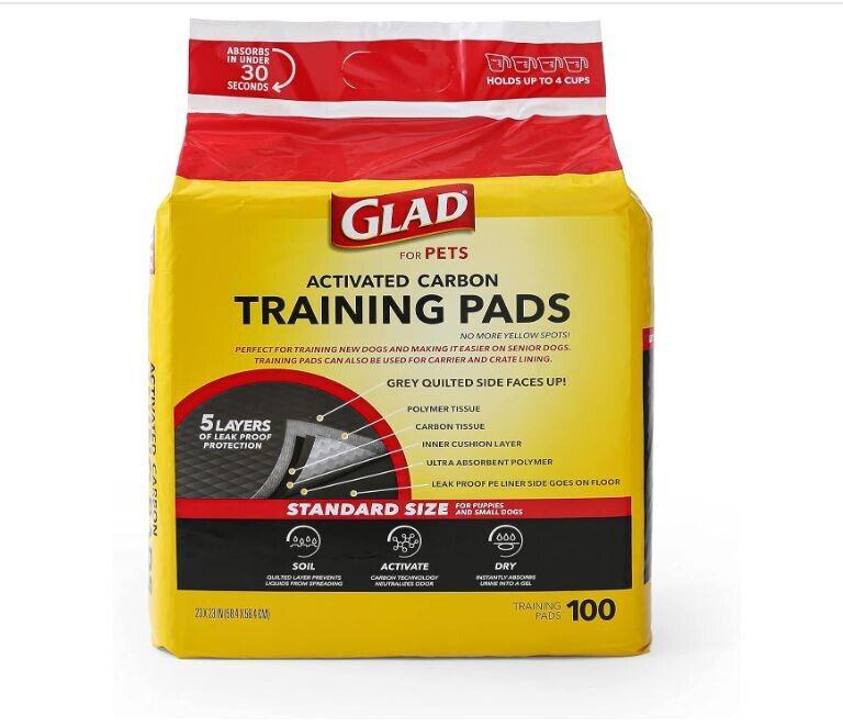 Glad Activated Carbon Training Pads for pets, featuring 5 layers for superior absorption and odor control.