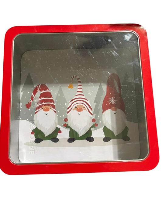 Gnome-themed serving tray featuring three festive gnomes in winter hats and a snowy background.