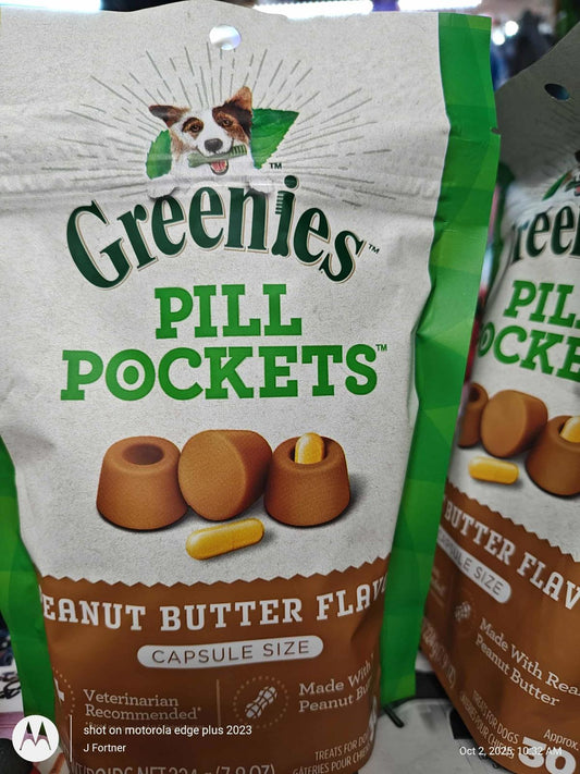 Greenies Pill Pockets peanut butter flavor for dogs, capsule size, ideal for medication administration.