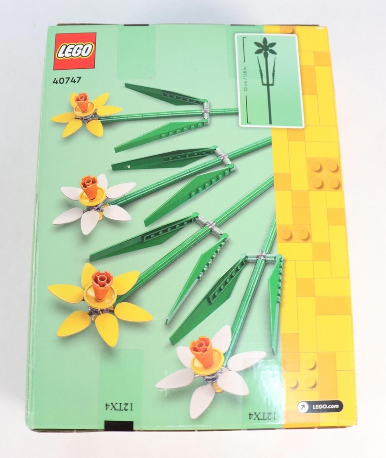 LEGO Flower Bouquet set 40447 featuring colorful flowers and green stems.