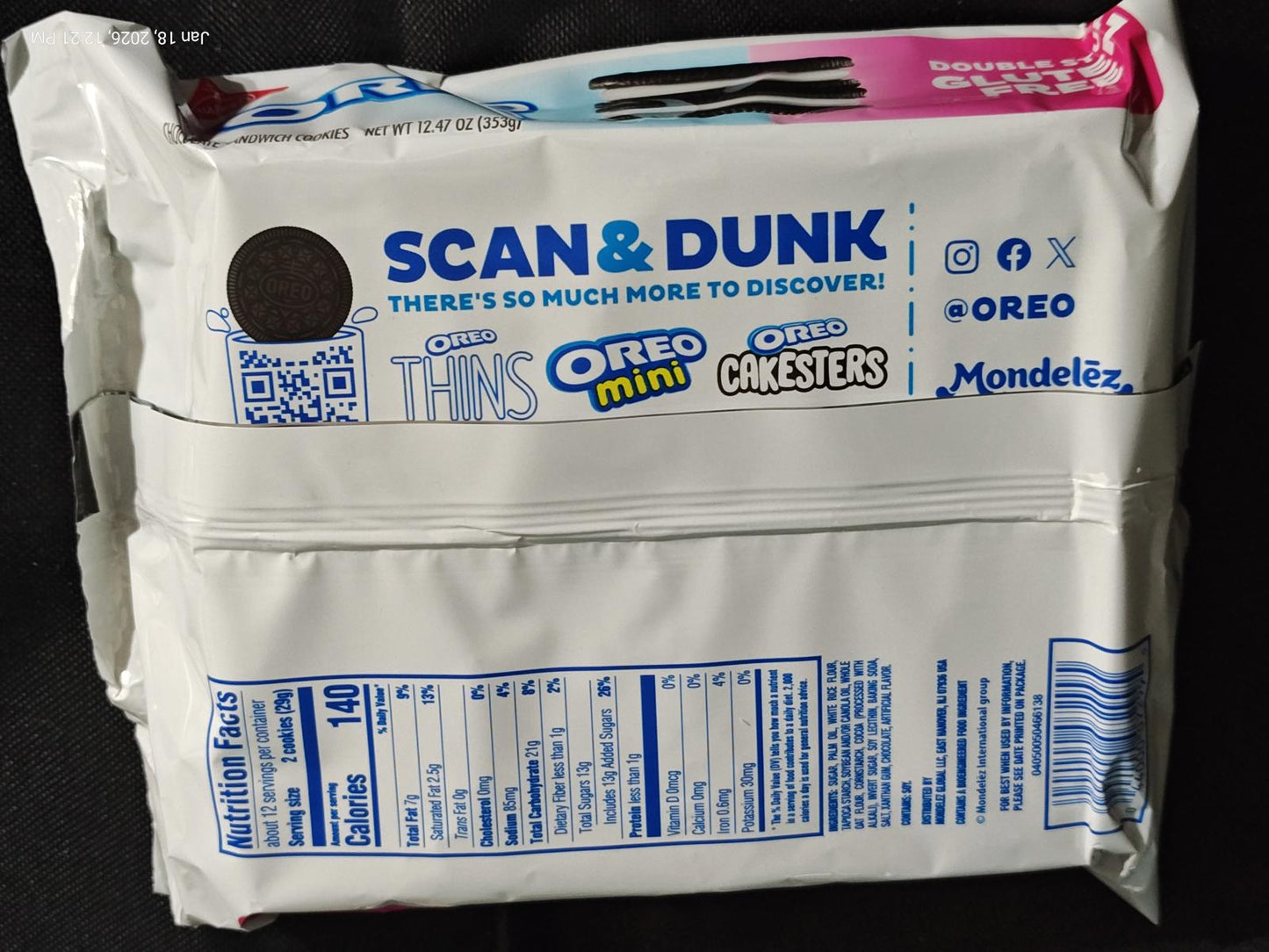 Oreo Mini cookie package featuring a resealable design and nutritional information.