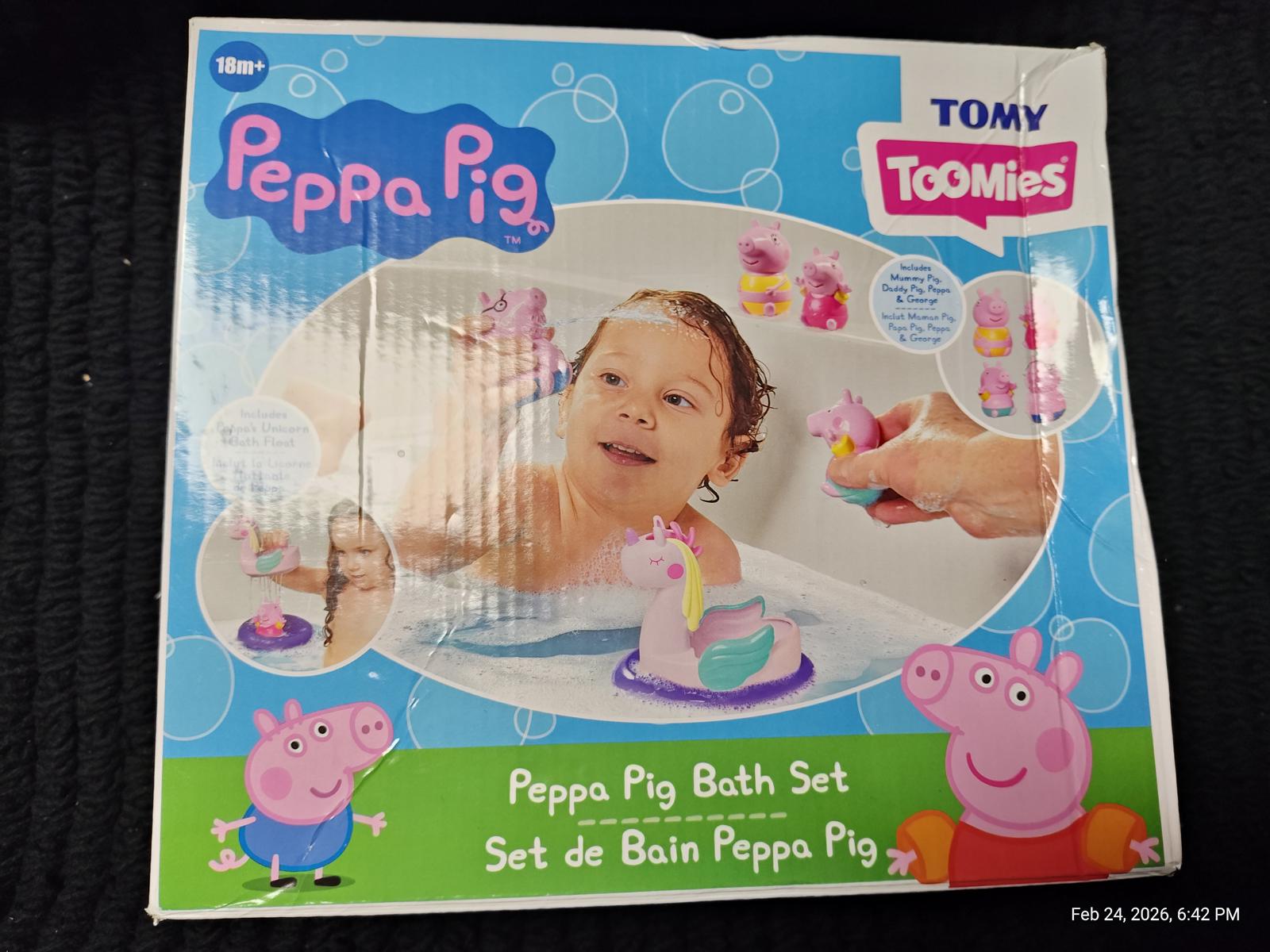 Peppa Pig Bath Set featuring colorful toys for fun bath time activities.