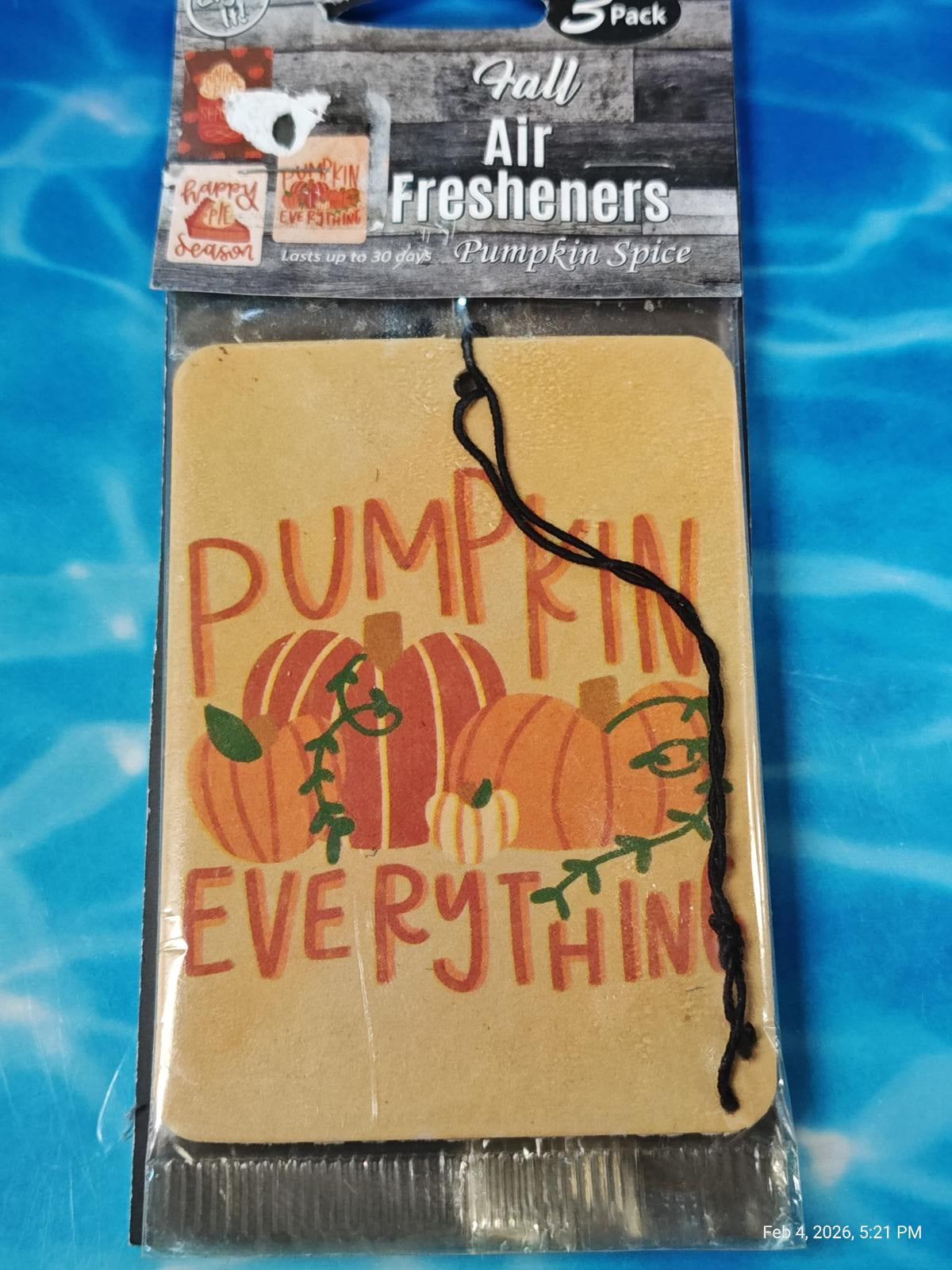 Pumpkin Spice air fresheners pack featuring autumn-themed design with pumpkins.