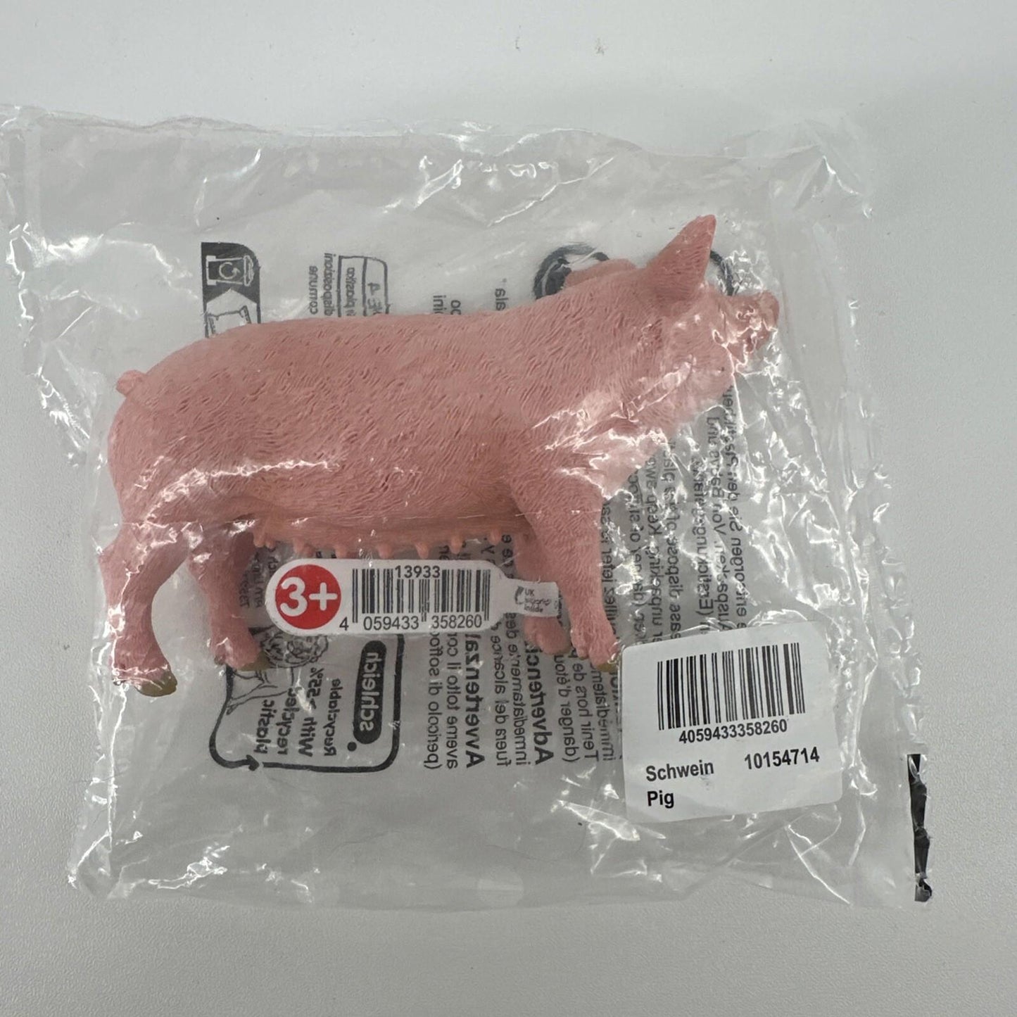 Schleich Pig figurine in pink color, suitable for ages 3 and up.