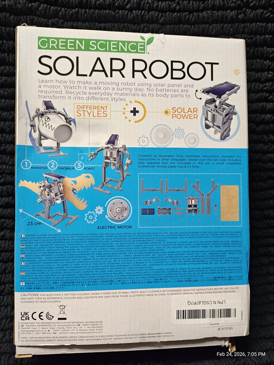 Solar Robot kit from Green Science, featuring various robot styles powered by solar energy.