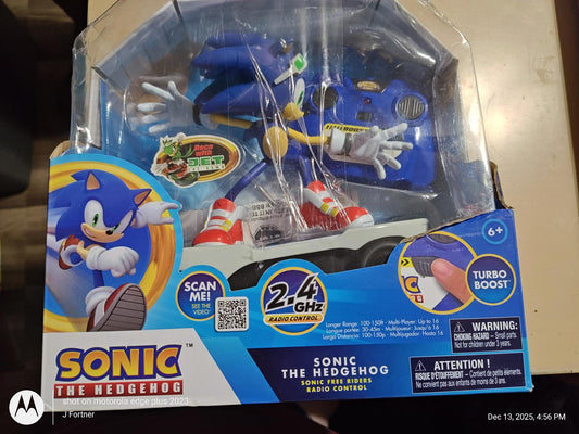 Sonic the Hedgehog action figure in packaging with 2.4 GHz turbo boost feature.