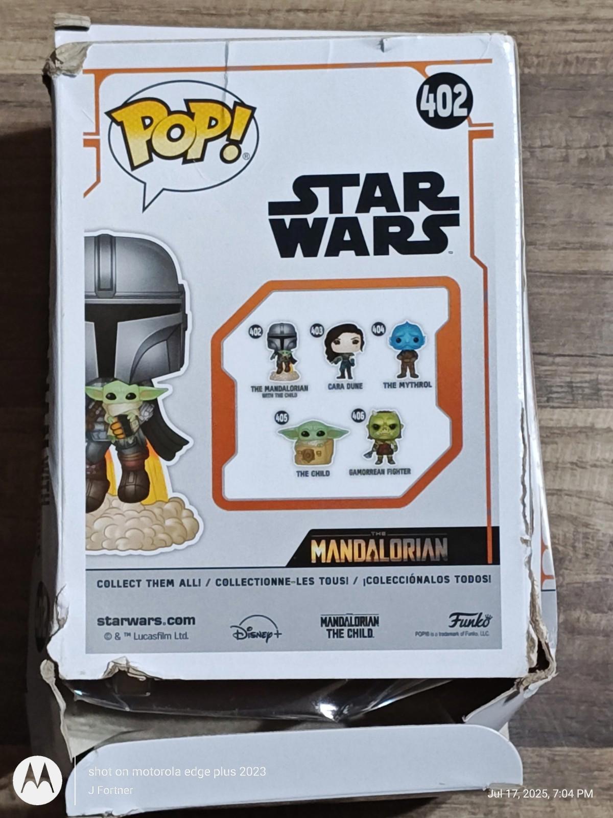 Star Wars Mandalorian Pop! figure set featuring The Mandalorian and Grogu.